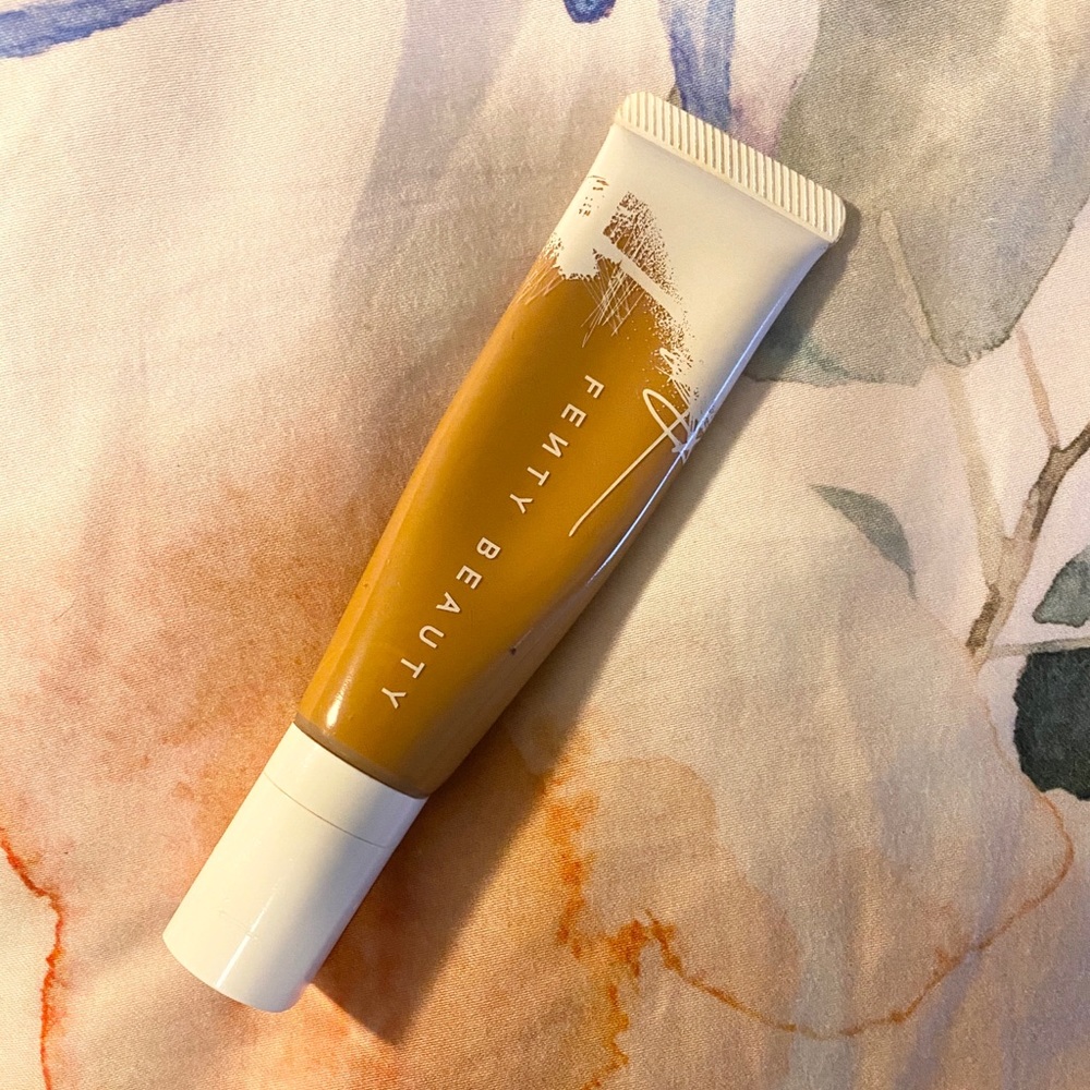 Fenty hydrating longwear foundation 390